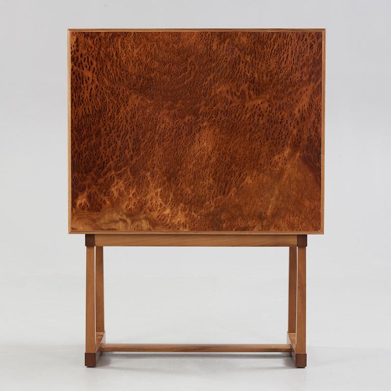 A Josef Frank burr wood, mahogany and walnut cabinet, Svenskt Tenn, model 881.