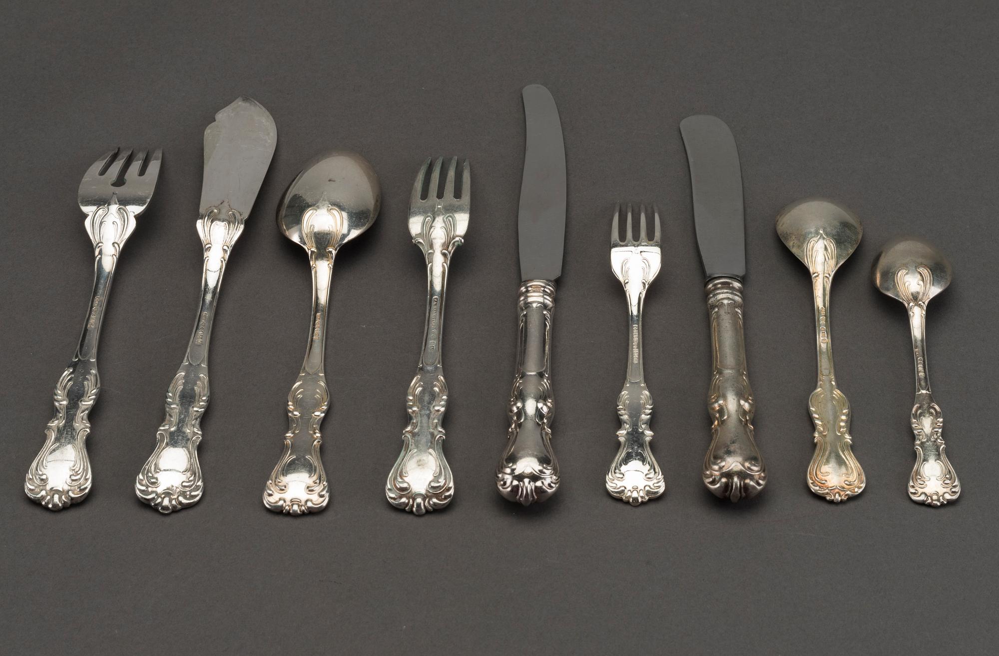 BESTICKSERVIS, 70 delar silver, "Prins Albert" C.G. Hallberg,1900-talets mitt / senare del.