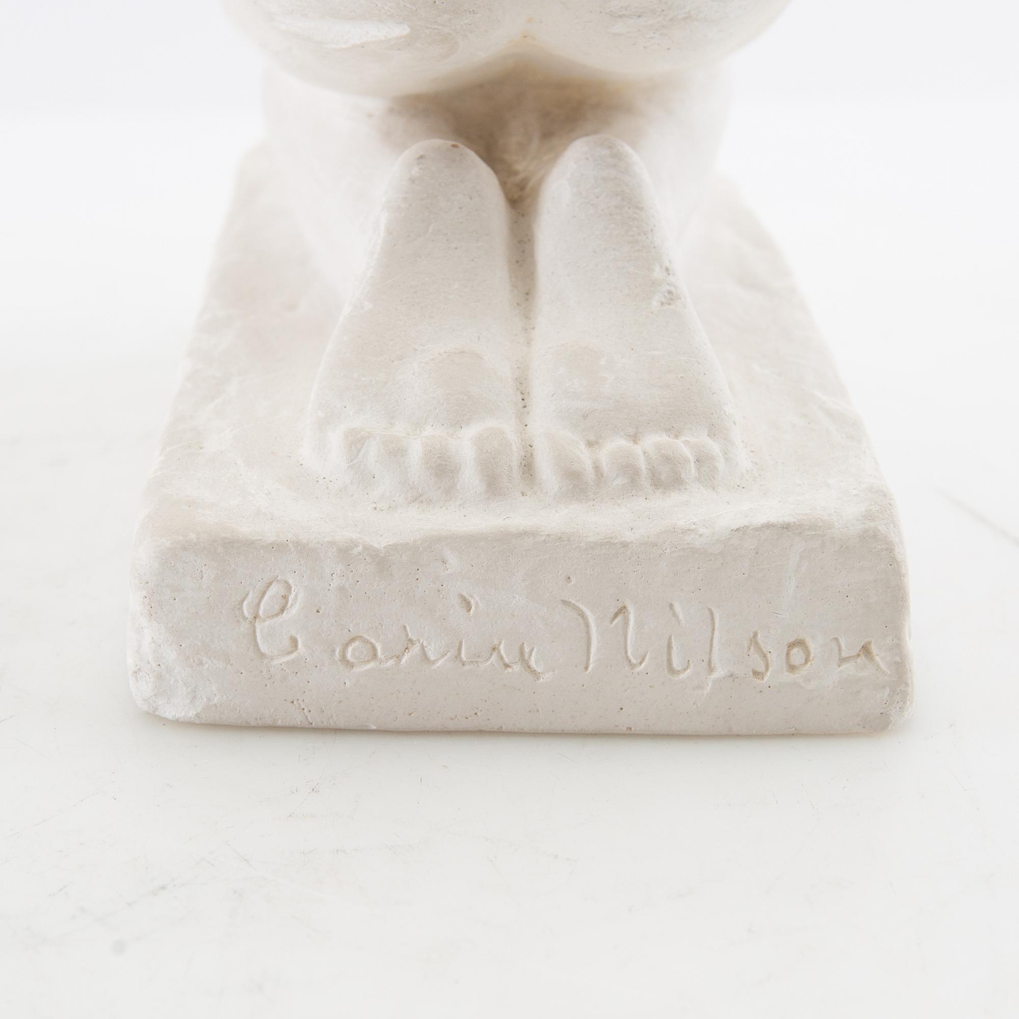 Carin Nilson, skulptur Knästående modell.