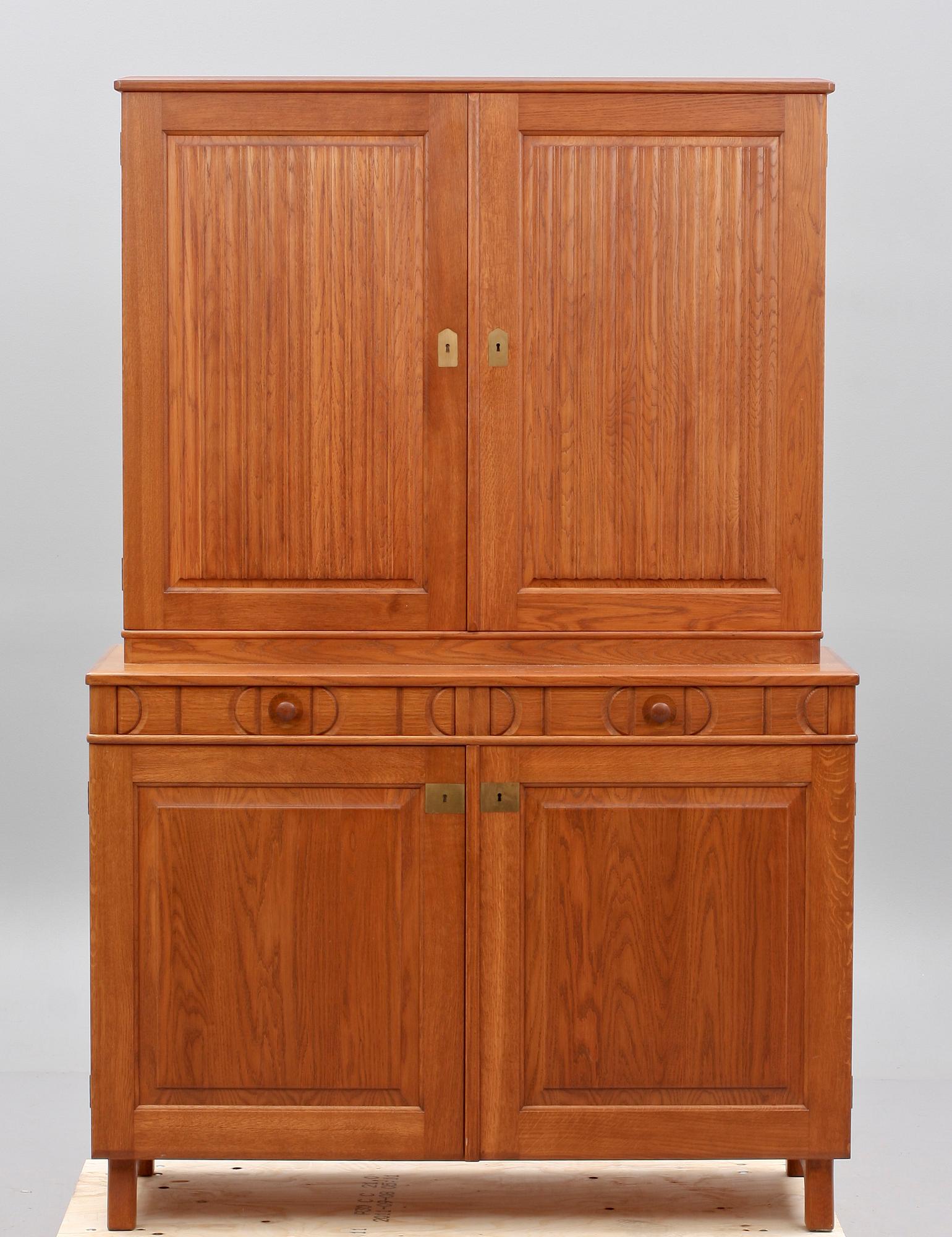 MATSALSSKÅP, "Calmare Nyckel", Carl Malmsten, Åfors Möbelfabrik, 1900-talets andra hälft.