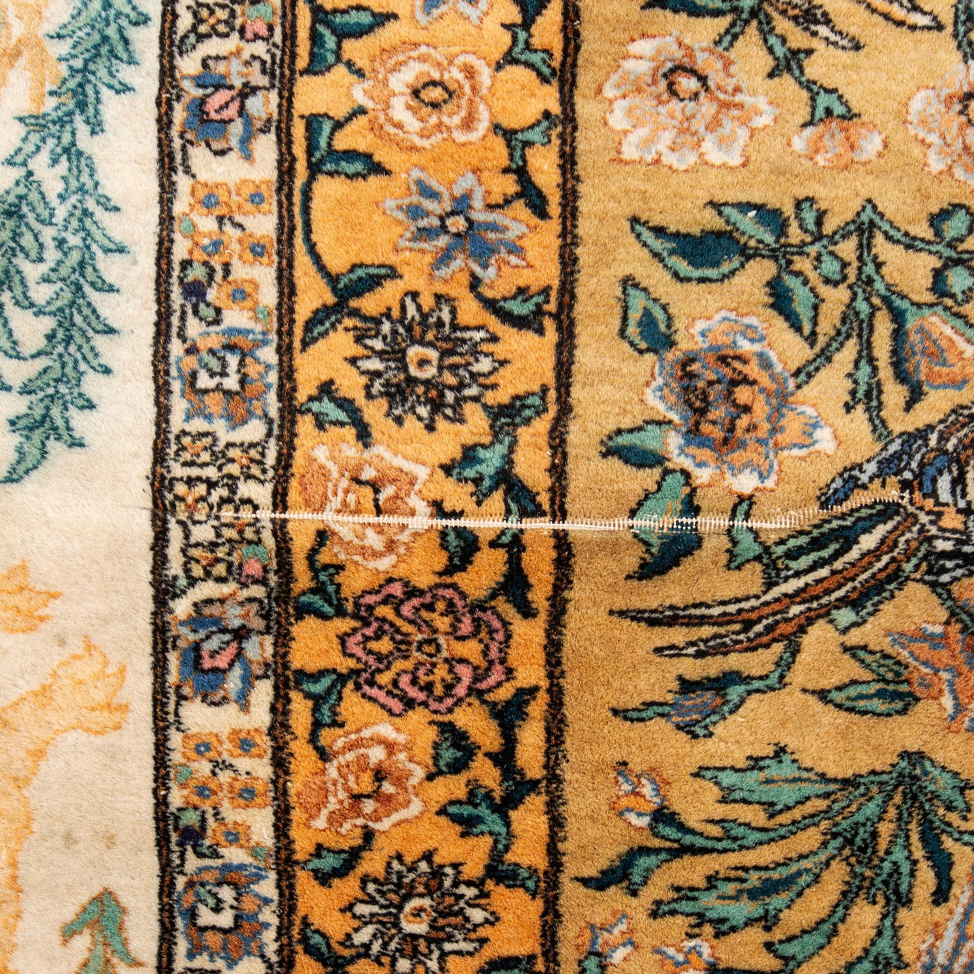 Carpet, Kashmir, 275 x 184 cm.