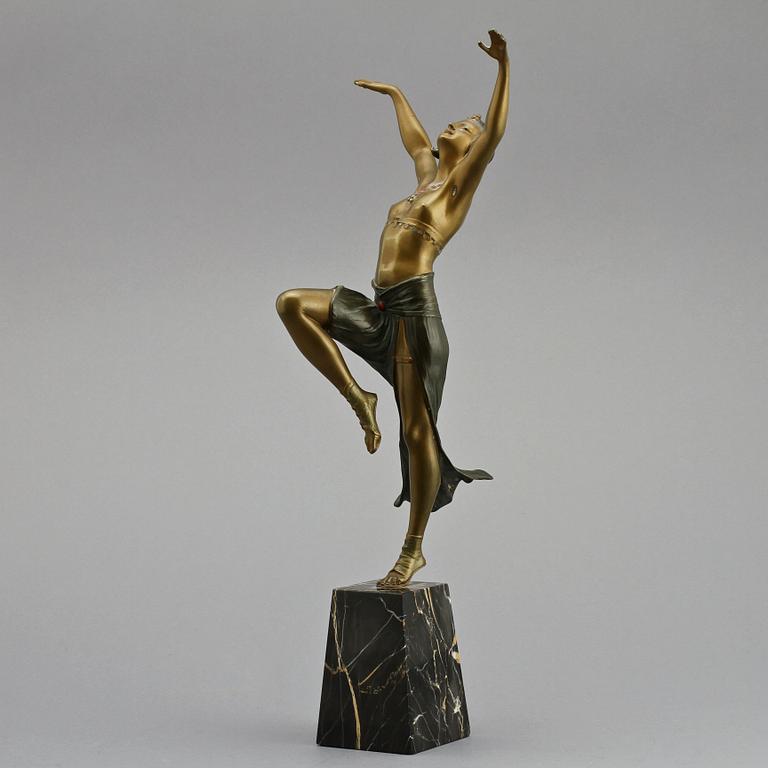 SKULPTUR, patinerad gulmetall, 1920-tal.