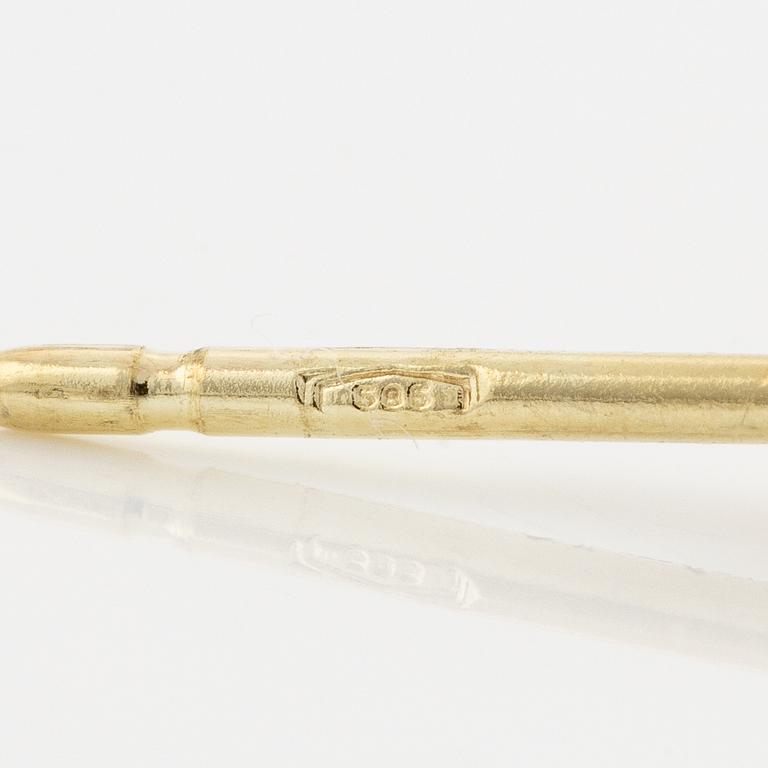 Earrings 14K gold with brilliant-cut diamonds.