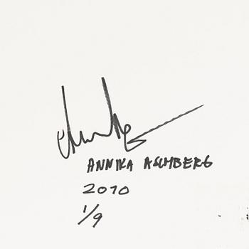 ANNIKA ASCHBERG, c-print, signerad 1/9 och daterad 2010 a tergo.