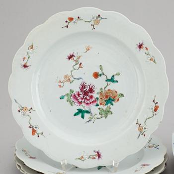 A set of eight (4-4) export plates, Qing dynasty, Qianlong (1736-95).