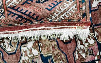 MATTA, Tekke, old. 326 x 213 cm.