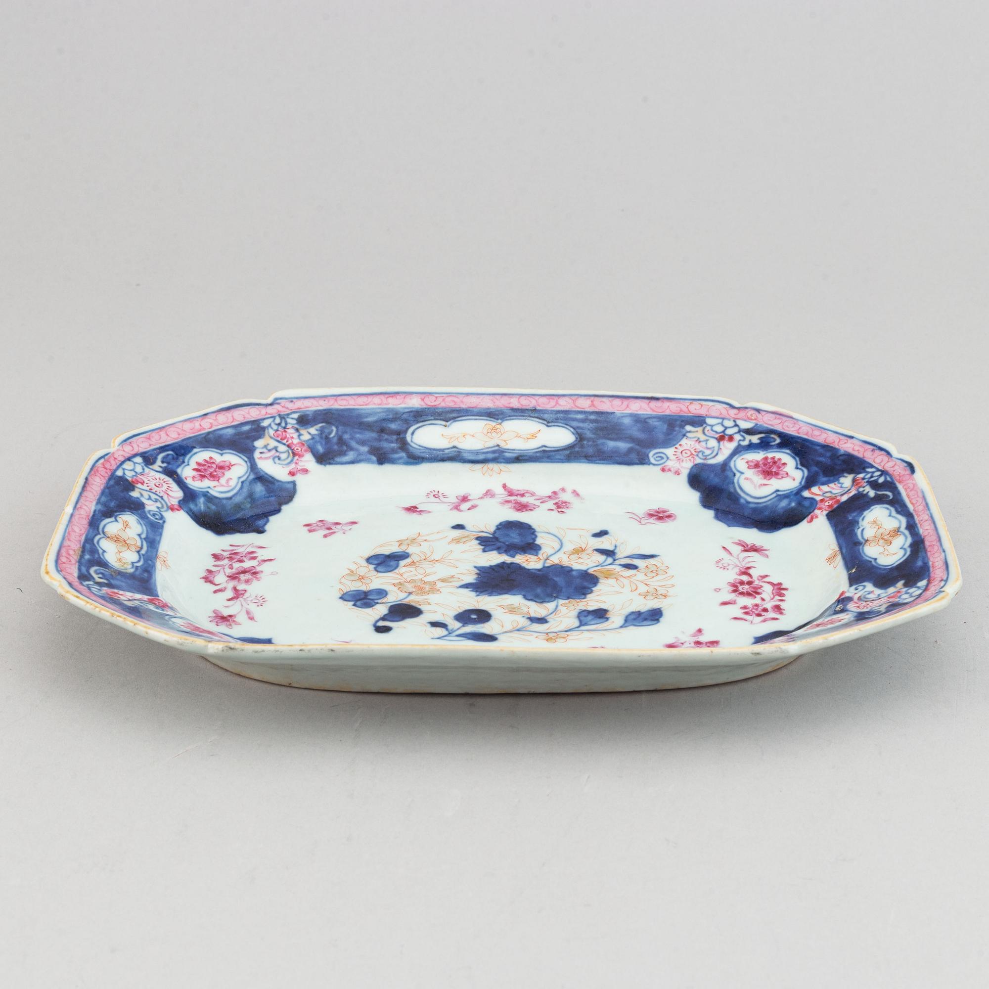 Serveringsfat, kompaniporslin. Qingdynastin, Qianlong (1736-95).