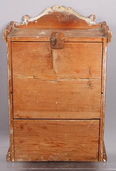 VÄGGSKÅP, allmoge, 1800-talets andra hälft.