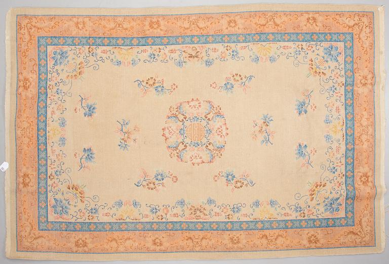 Carpet, semiantique, China, 182x272 cm.