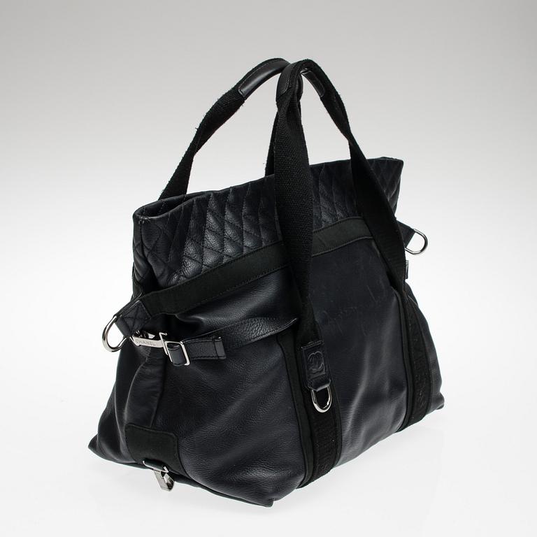 LAUKKU, Chanel.