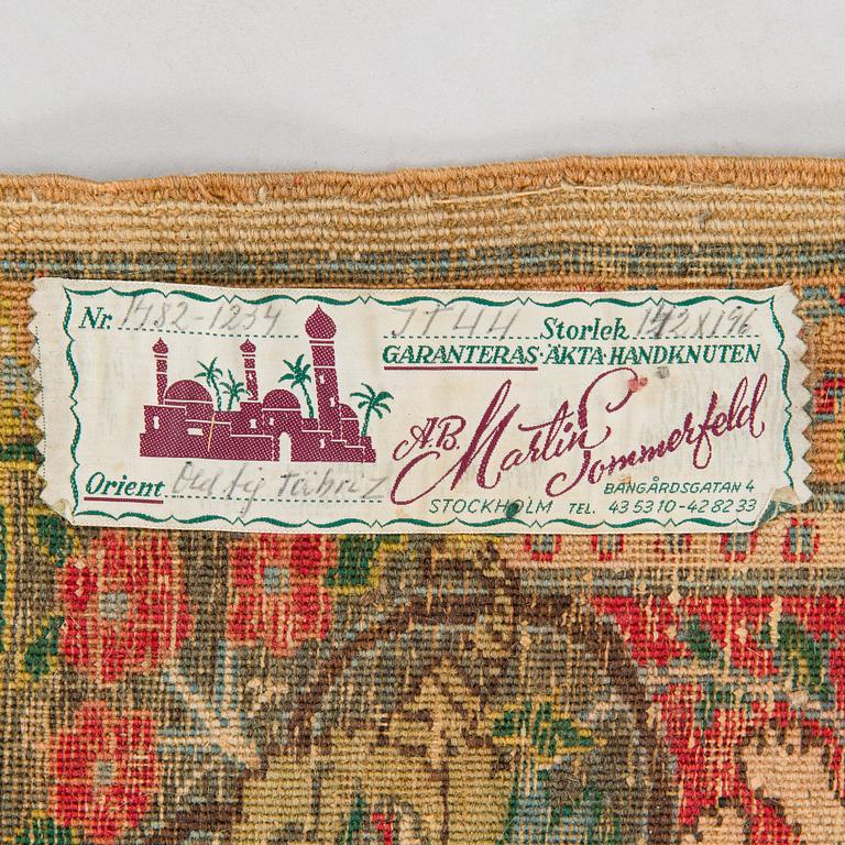 Matto, antiikki, figuraali, Täbris, Luoteis-Persia, n. 195 x 137 cm.