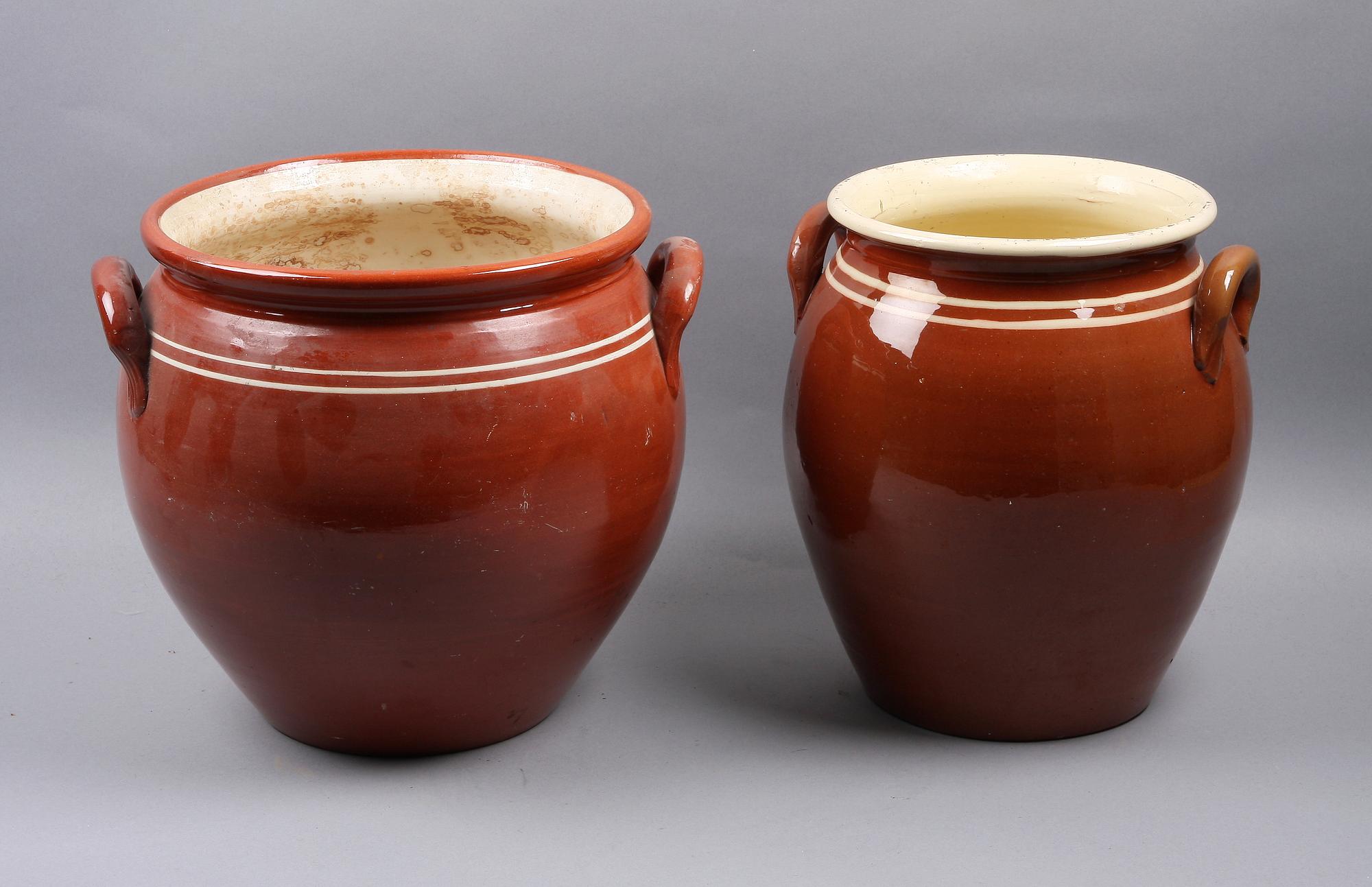 KRUKOR SAMT BRICKOR, 4 st, stengods, plåt, 1800/1900-tal.