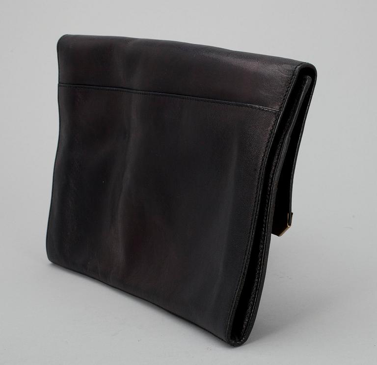 LAUKKU, kirjekuorilaukku, Etienne Aigner.