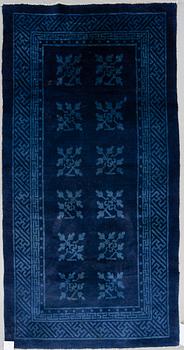 MATTA, Baotou, Kina, semiantik. Ca 150x77 cm.