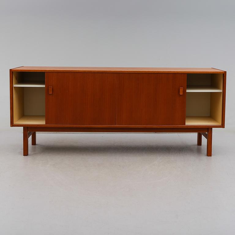 SIDEBOARD, "Arild", Nils Jonsson, Troeds, Bjärnum, 1900-talets andra hälft.