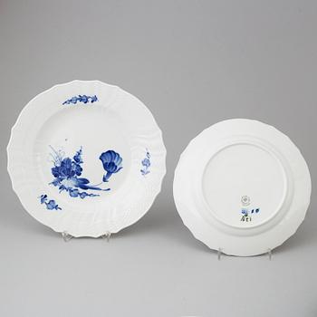 ROYAL COPENHAGEN, a 74 pcs dinner service.