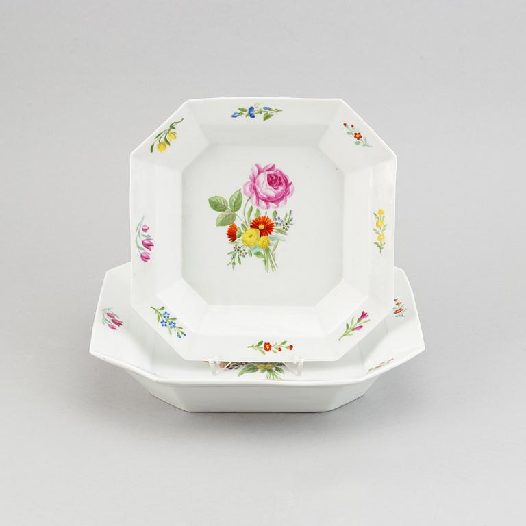 A 19th century 42-pcs porcelain dinner set, Berlin.