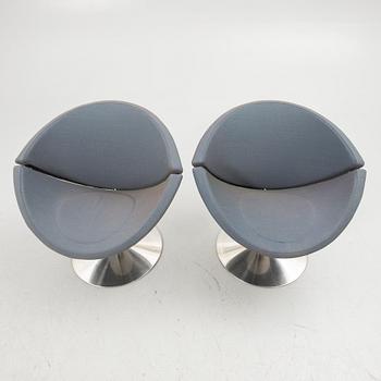 Peter Hjort Lorentzen & Johannes Foersom. Swivel armchairs, a pair, “Apollo EJ 96”, Erik Jørgensen, Denmark.