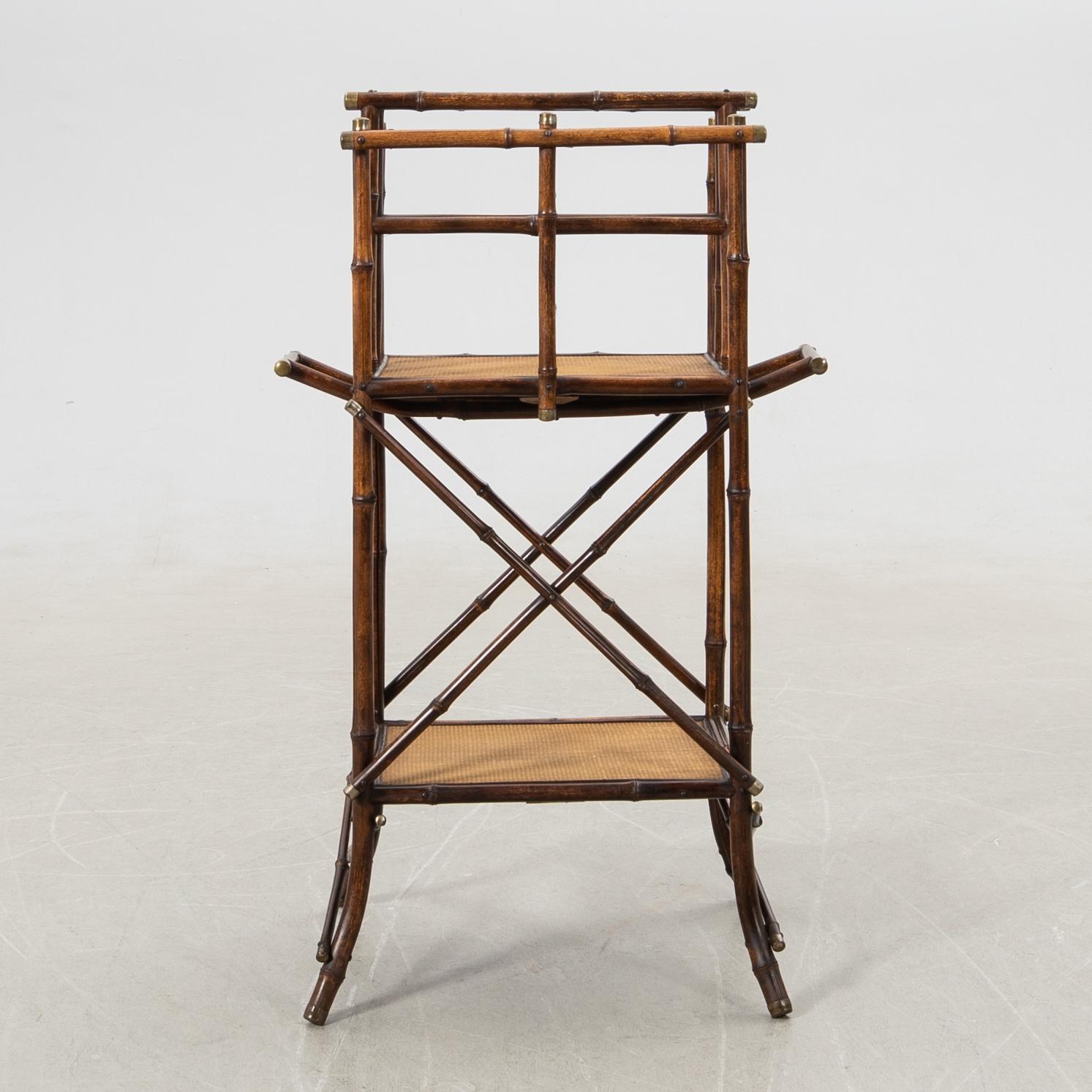 Tidningsställ, 1900-tal.