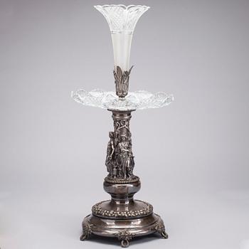 PRAKTSKÅL / UPPSATSSKÅL MED VAS, glas, försilvrad mässing och metall, 1800-talets slut och 1900-tal.