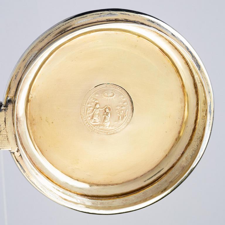 A Swedish late 17th century silver tankard, in the manner of Johan Nützel (Stockholm, active 1674-1716).