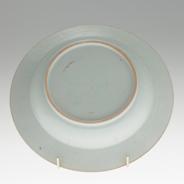 DJUP TALLRIK, porslin, Kina, Qian Long (1736-1795).