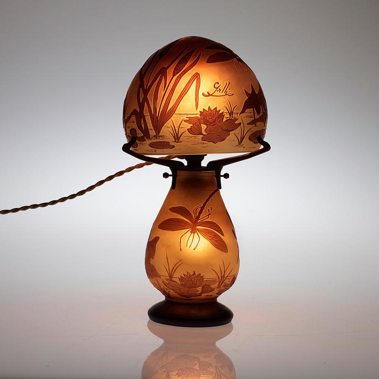 An Emile Gallé Art Nouveau cameo glass table lamp, Nancy, France.