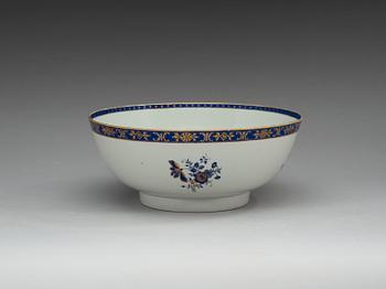 BÅLSKÅL, kompaniporslin. Qing dynastin, sent 1700-tal.