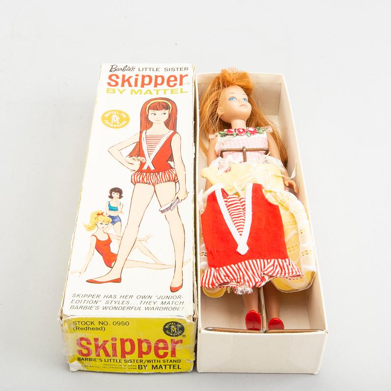 BARBIEDOCKOR, 5 st, Mattel, kläder och kartonger medföljer. 1960-tal.