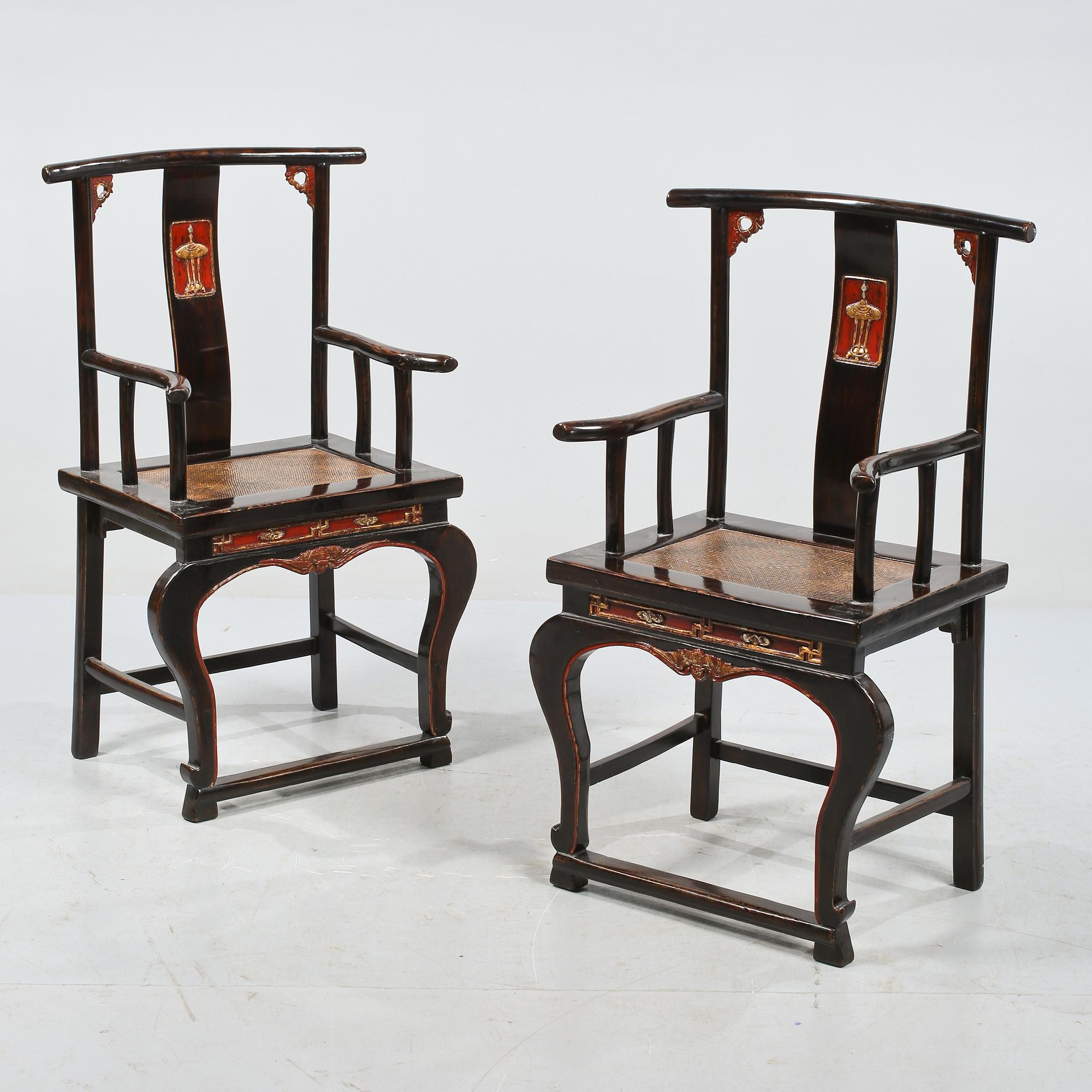 KARMSTOLAR, ett par, Kina, 1800/1900-tal.