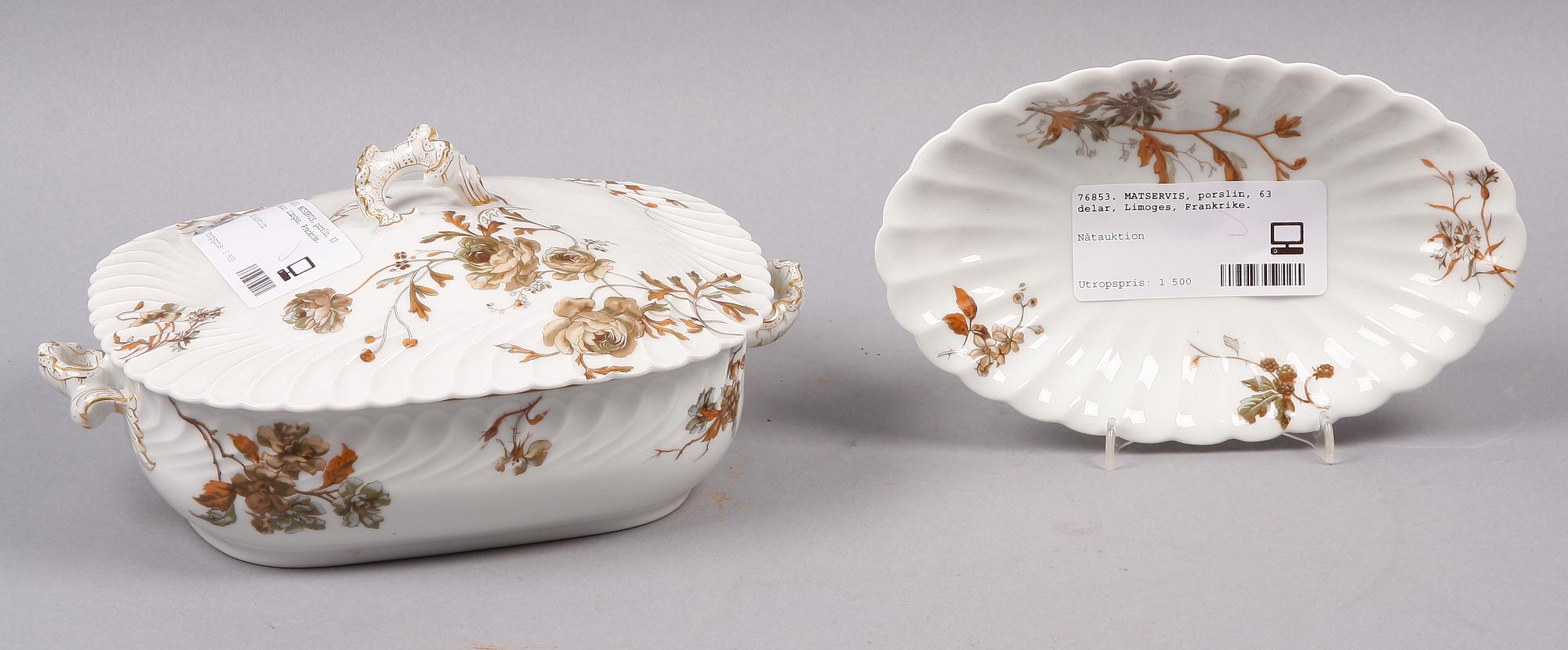 MATSERVIS, porslin, 63 delar, Limoges, Frankrike.