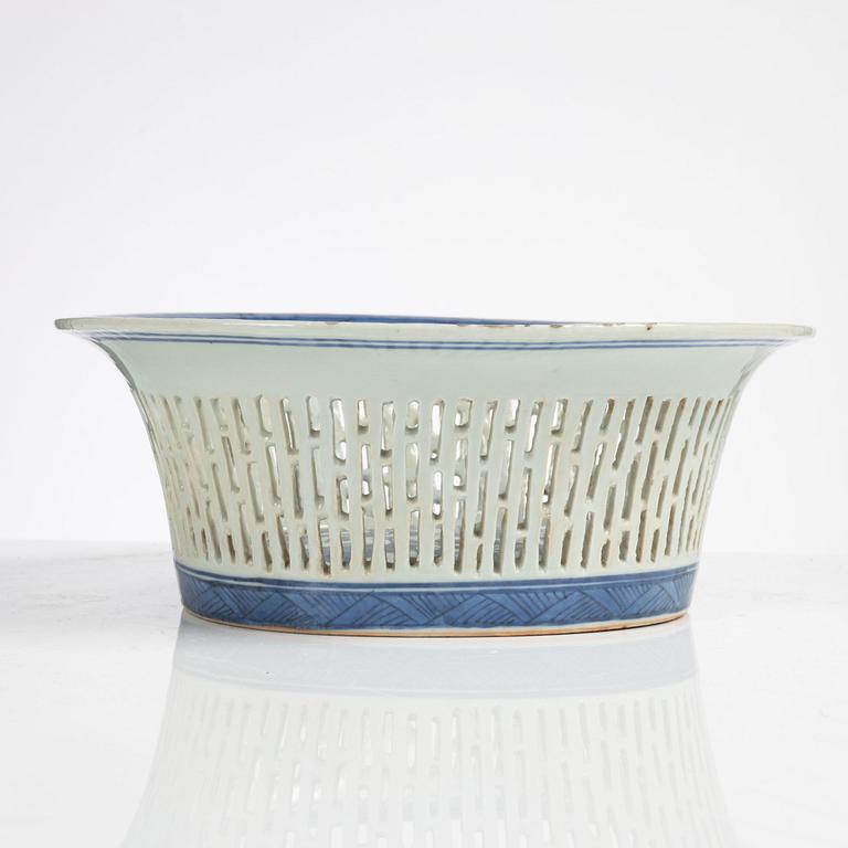 Gallerskål, porslin, Kina, Qingdynastin, 1800-tal.