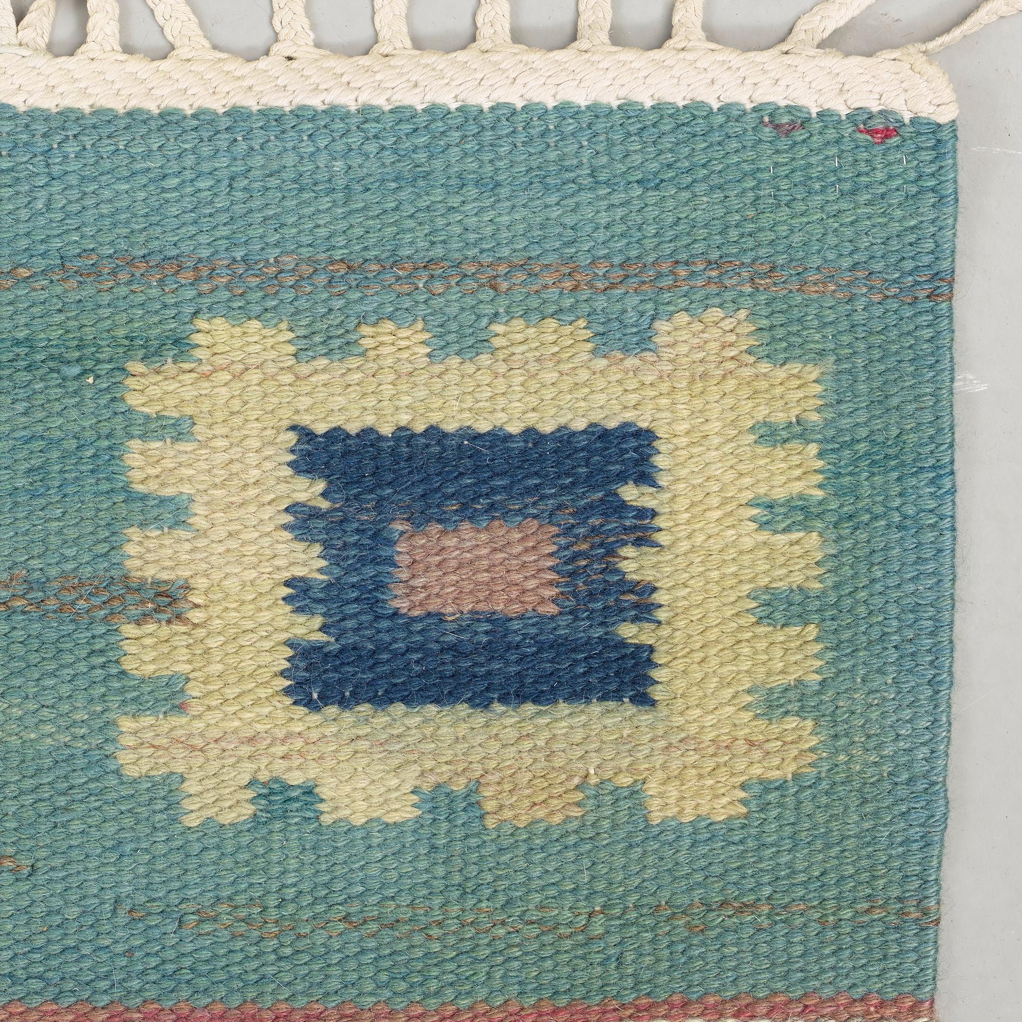 CARPET. "Grön äng". Flat weave. 258 x 197 cm. Signed AB MMF.