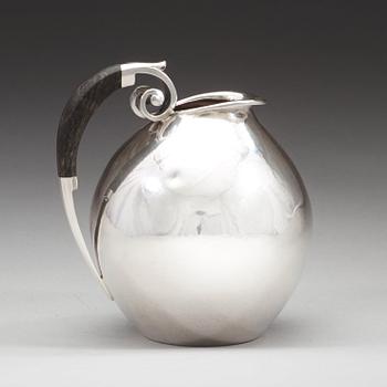 Johan Rohde, kanna, Georg Jensen, Köpenhamn 1933-44, design nr 653, sterling.