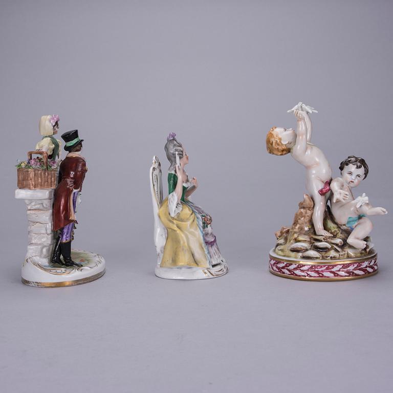 FIGURIINEJA, 1 kpl ja 2 kpl ryhmiä, posliinia, Keski-Eurooppa, Doccia, Italia j Scheibe Alsbach, Saksa, 1900-luku.