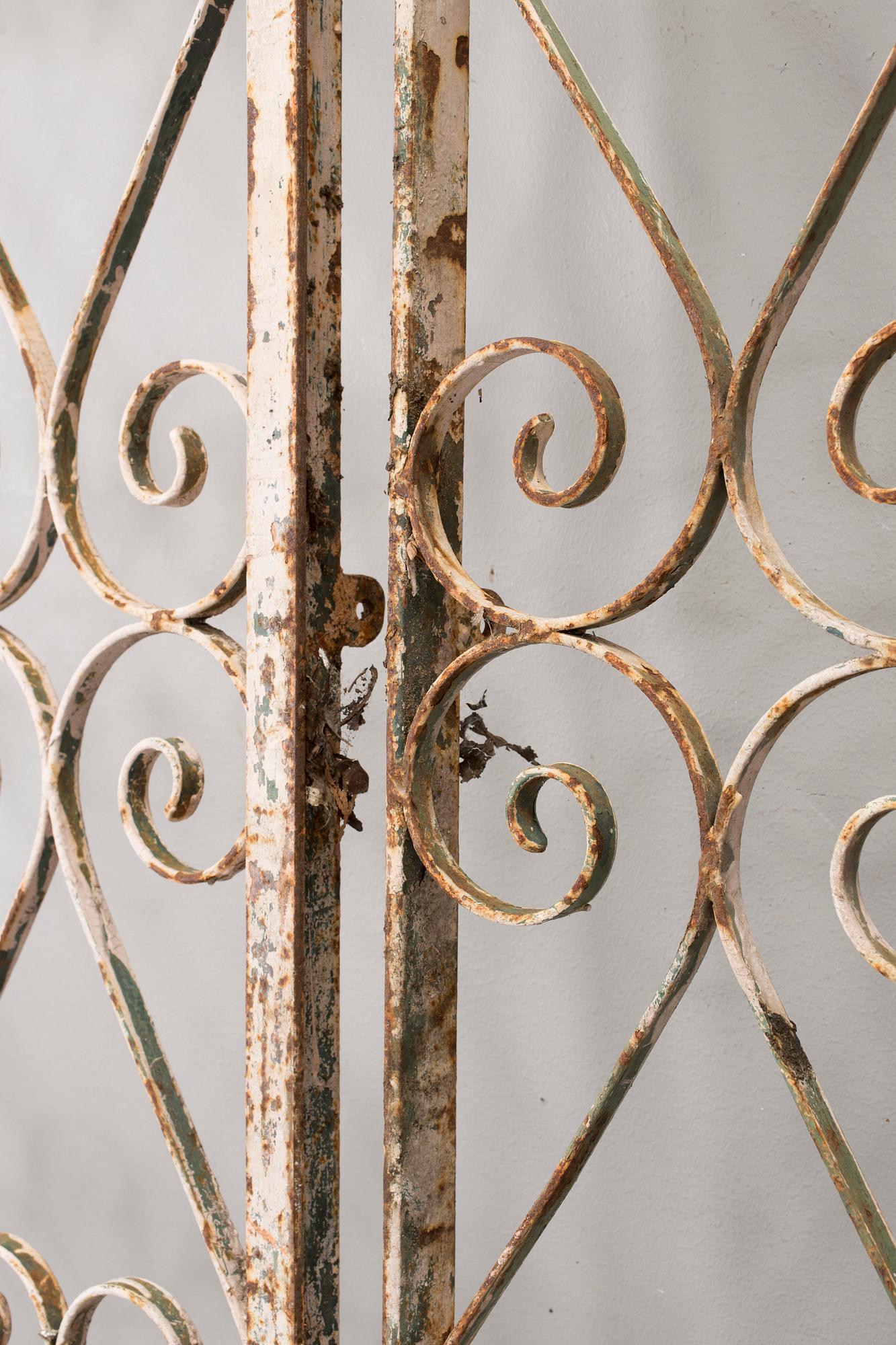 TRÄDGÅRDSGRINDAR, ett par, 1900-talets första hälft.