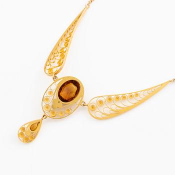 Collier, Dahlgren & Co, Malmö 1908, 18K gold with citrine and seed pearls.