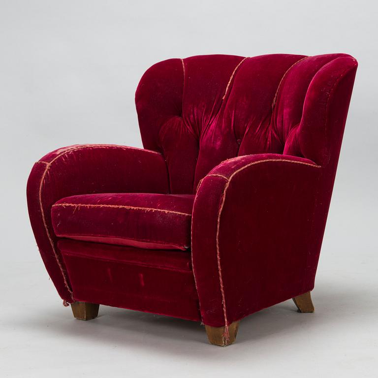 A 1950s armchair.