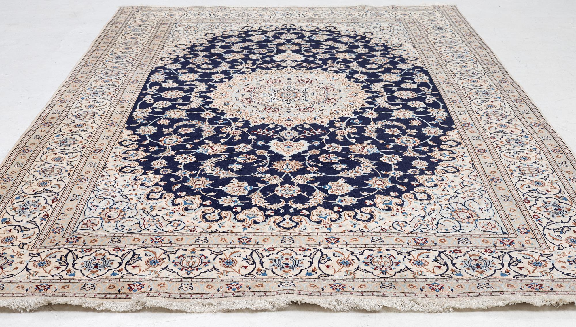 Carpet, Nain, approx. 313 x 205 cm.