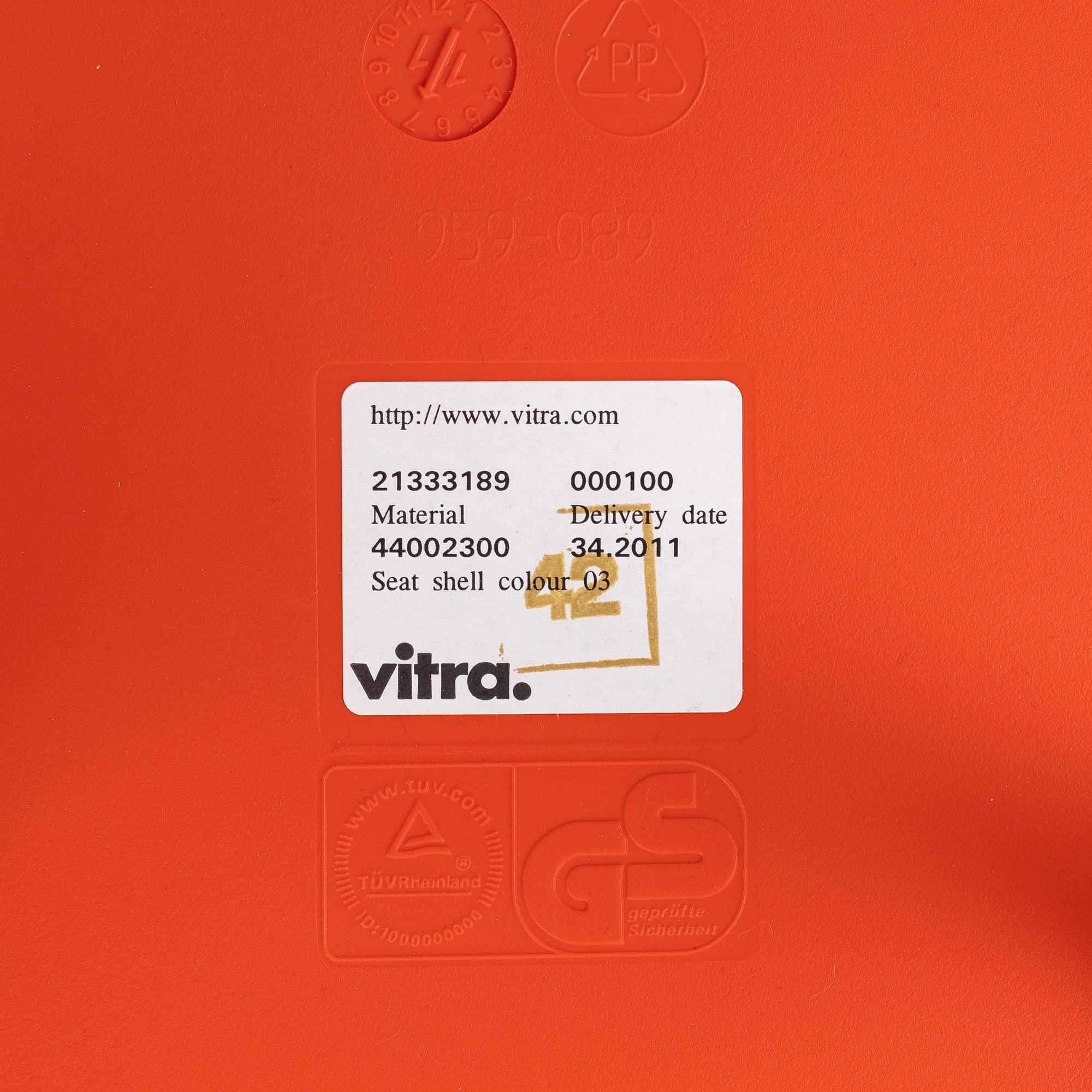 Charles & Ray Eames, Six “Plastic Chair DSW”, Vitra.