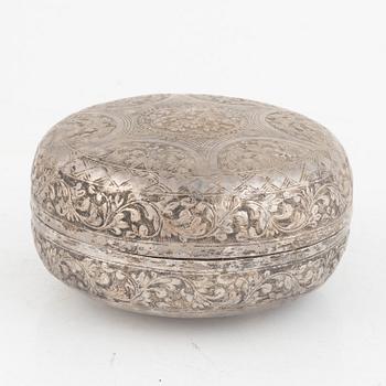 Ask med lock, försilvrad koppar, Indien, 1800-tal.
