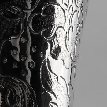 BÄGARE, silver, Nils Orstedt, Norrköping 1760. Vikt ca 66 gram.