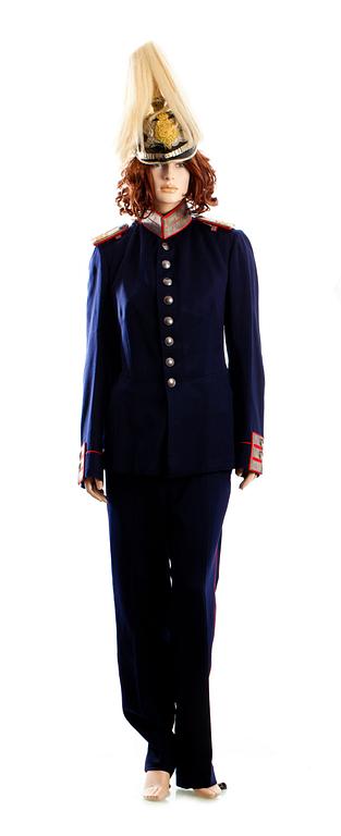 UNIFORM med tillbehör, 7 delar, Svea Livgarde, 1800-talets andra hälft.