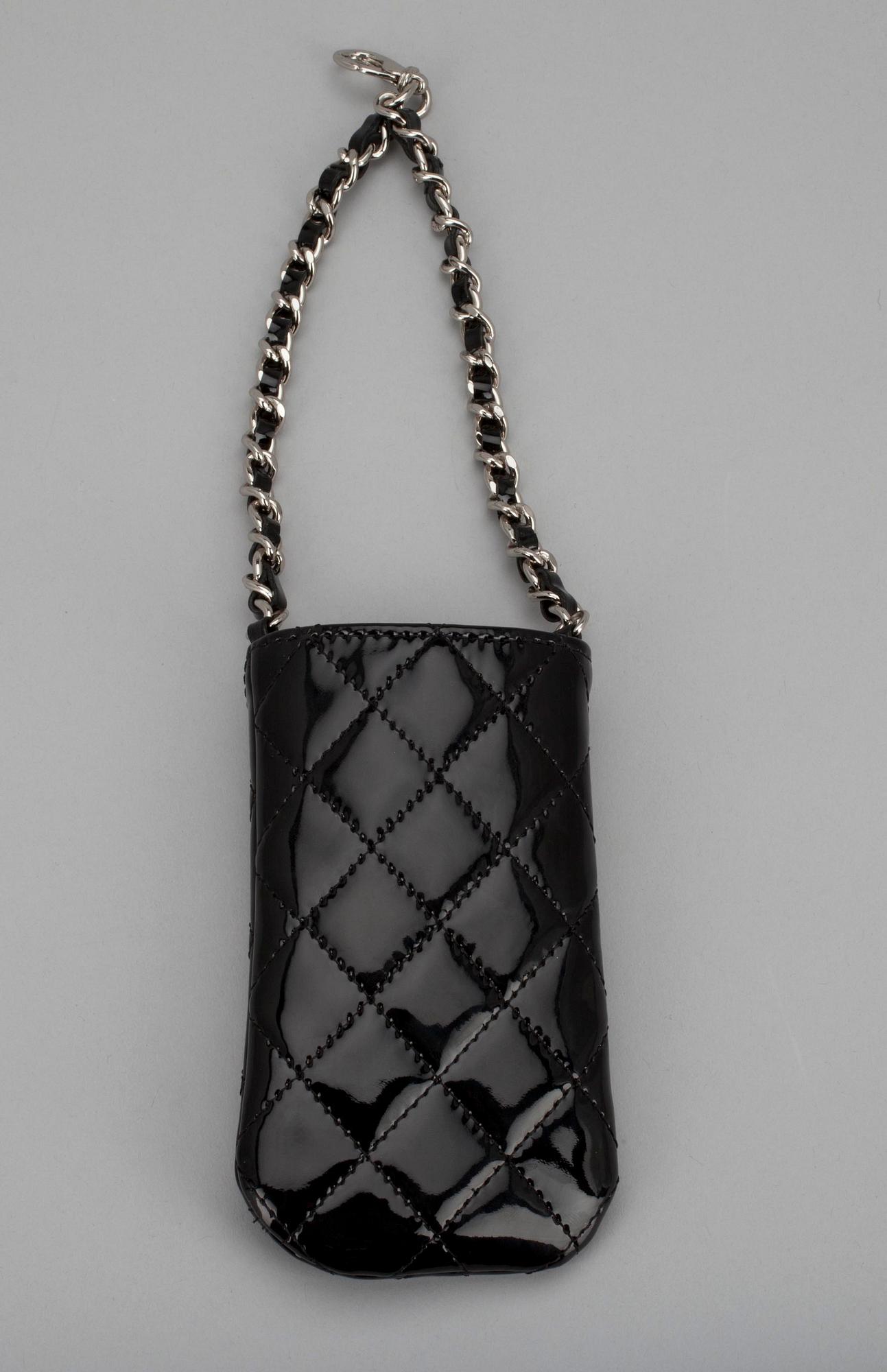 TELEFONFODRAL, Chanel.