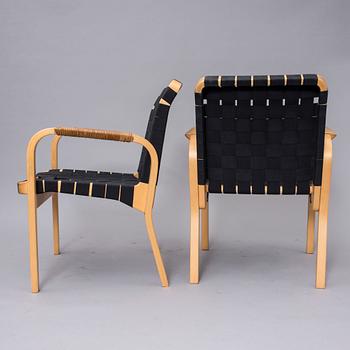 KARMSTOLAR, ETT PAR, modell 45, Alvar Aalto, Artek. Modellen formgiven 1947.
