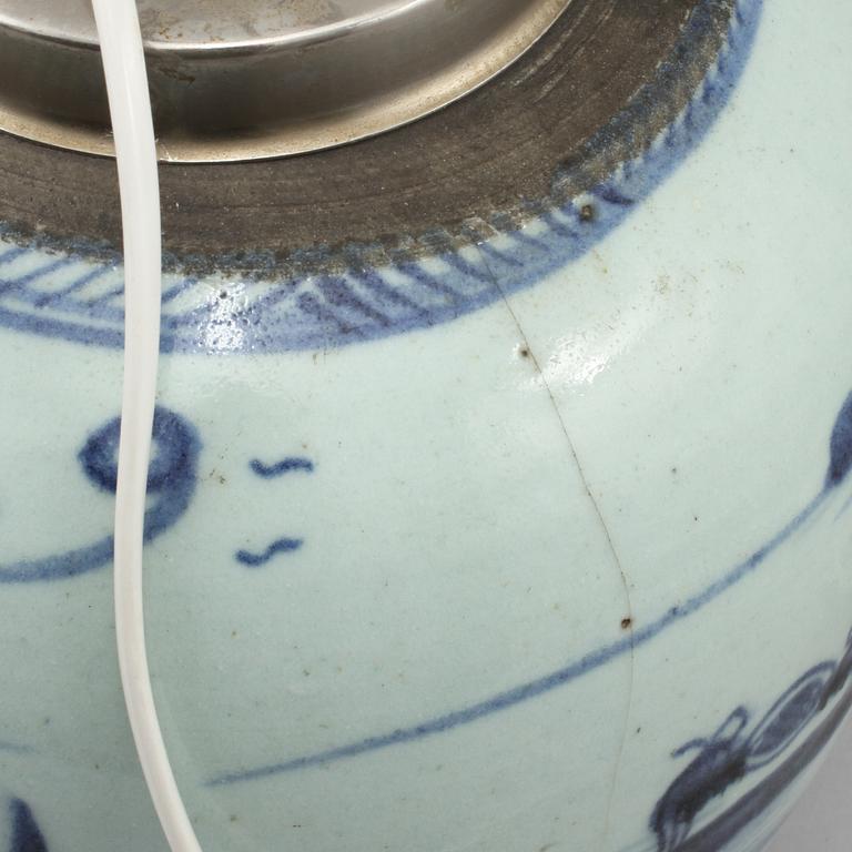 BORDSLAMPA, porslin, Kina, 1800-tal.