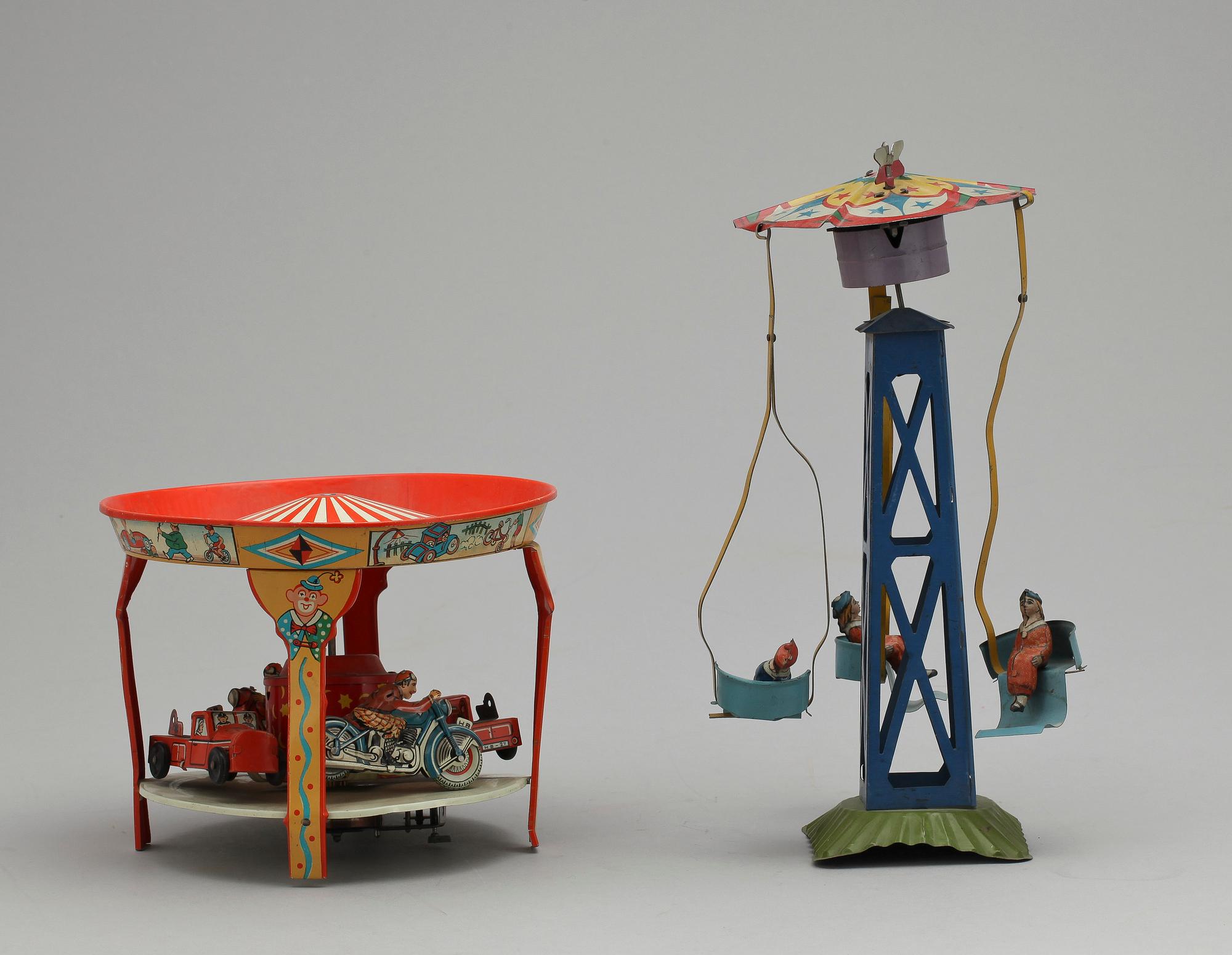 PLÅTLEKSAKER, 2 st, 1900-talets första hälft.