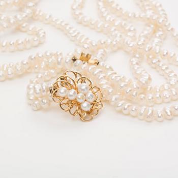 PÄRLCOLLIER, odlade sötvattenspärlor, lås i 14K guld med diamanter.