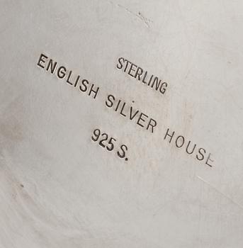 KAFFEKANNA, silver, omkring 1900-talets mitt. Vikt 665 g.