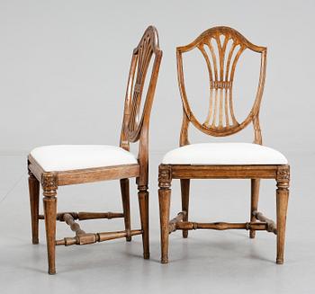 STOLAR, ett par, Hepplewhite-typ, England, troligen tidigt 1800-tal.